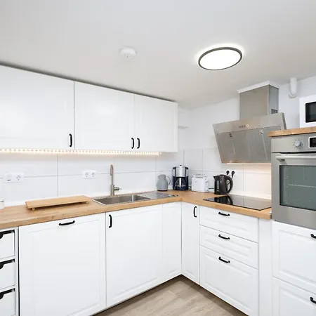 Privatunterkunft Kleines Stadtidyll -zimmer Und By Holsteiner Hof- *